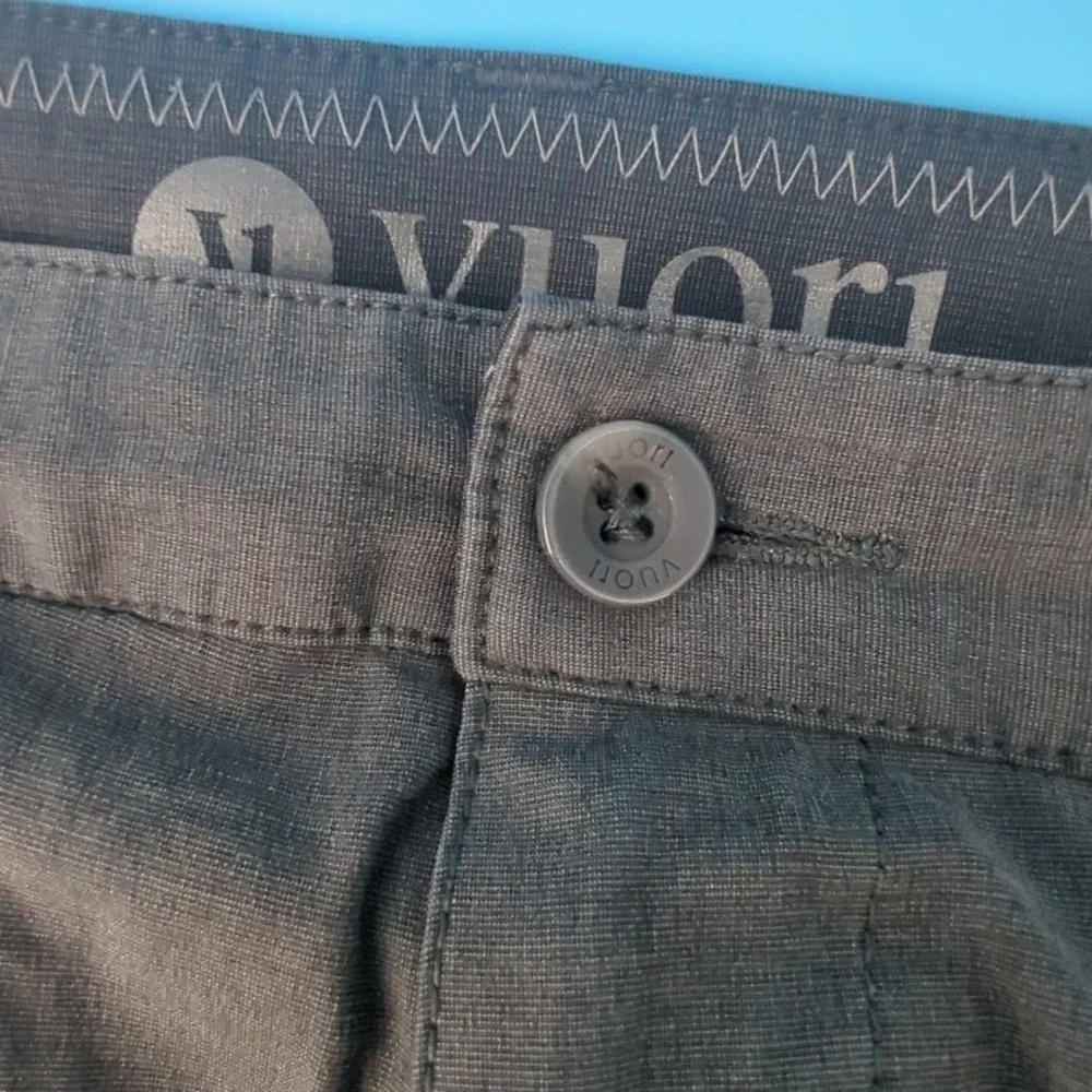 Vuori Shorts Mens 38 (Tagged 36) Gray Performance Stretch Chino Casual Golf V368